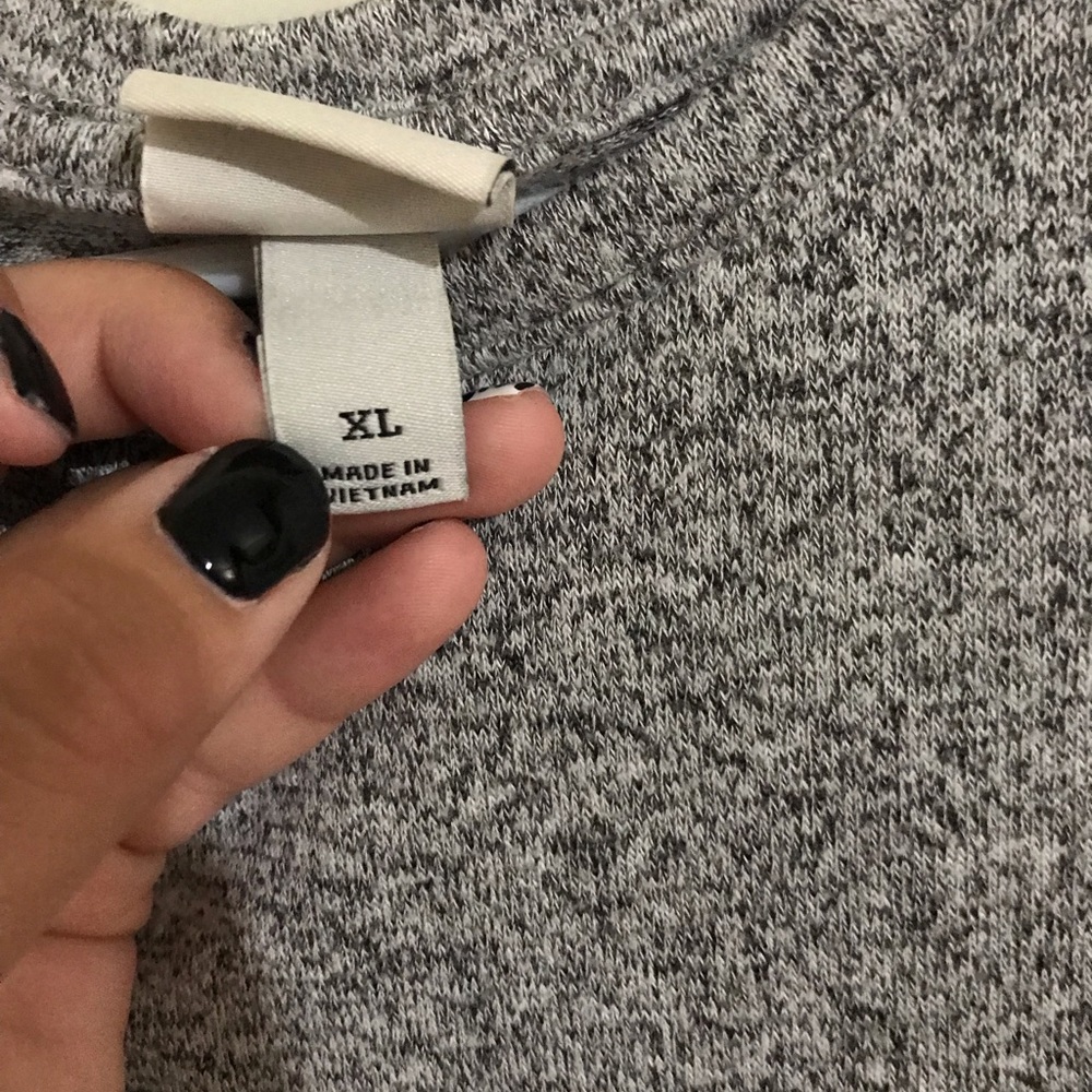 Tank tops - Picture 2 of 8